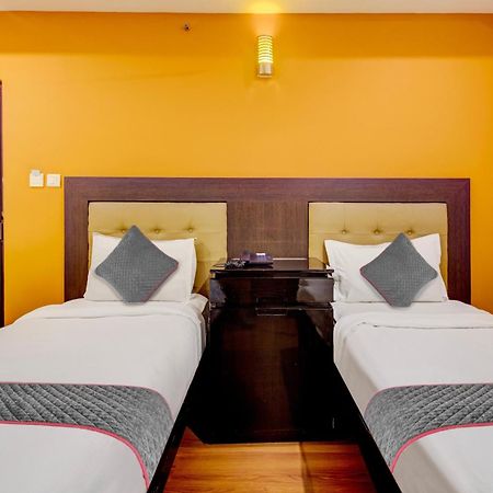 Udayee International Hotel Tirupati Exteriör bild