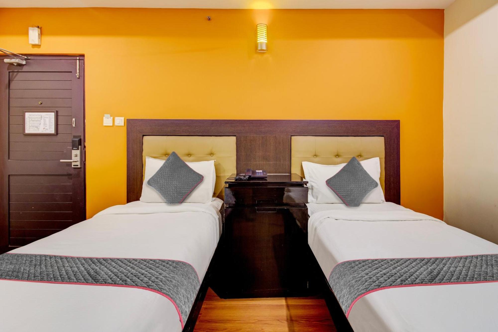 Udayee International Hotel Tirupati Exteriör bild