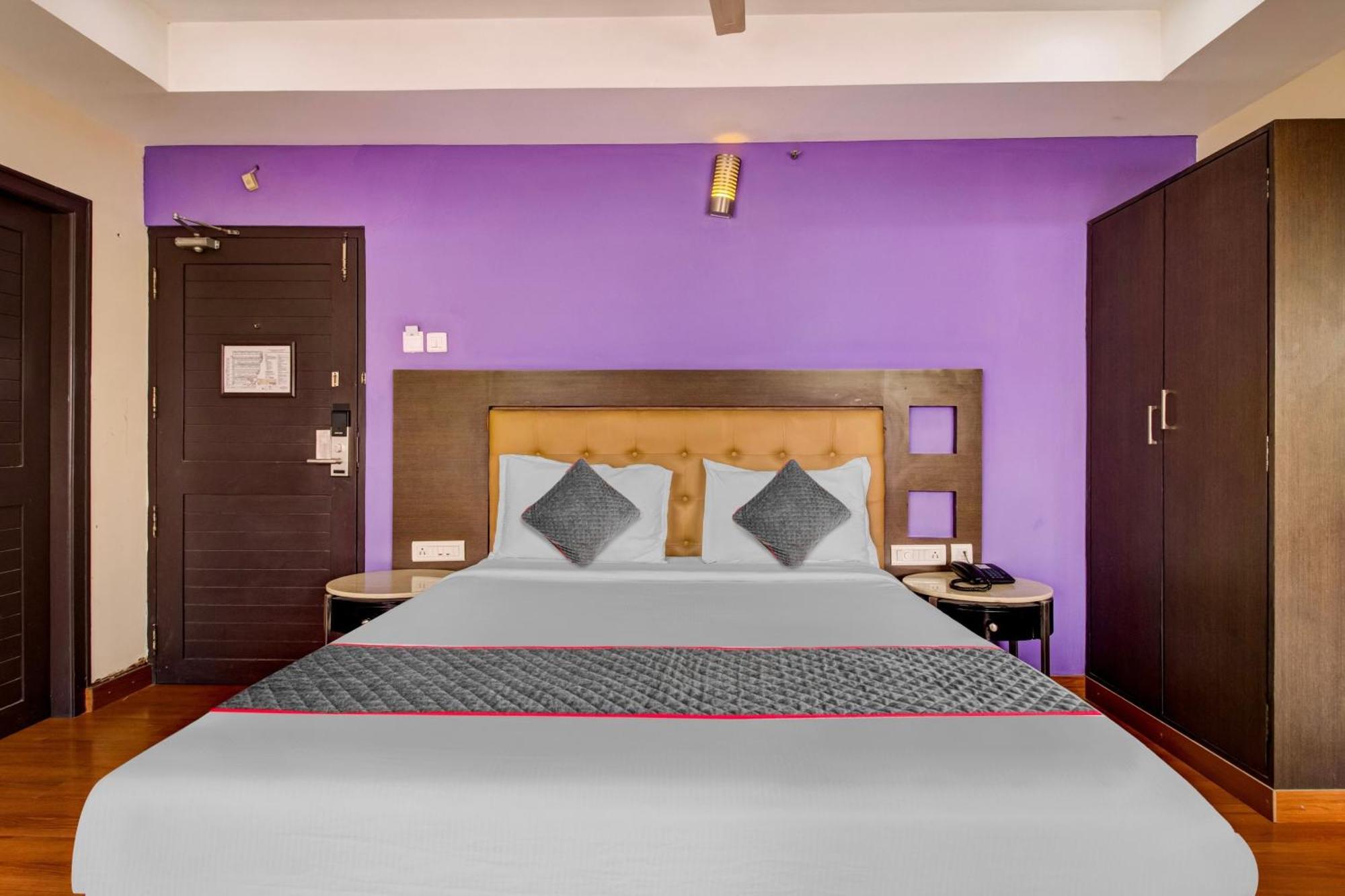 Udayee International Hotel Tirupati Exteriör bild