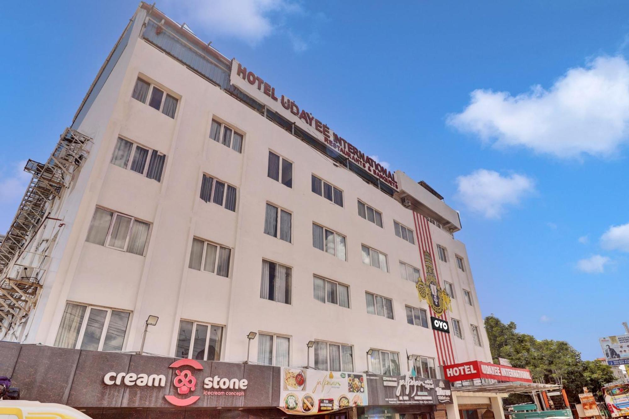 Udayee International Hotel Tirupati Exteriör bild