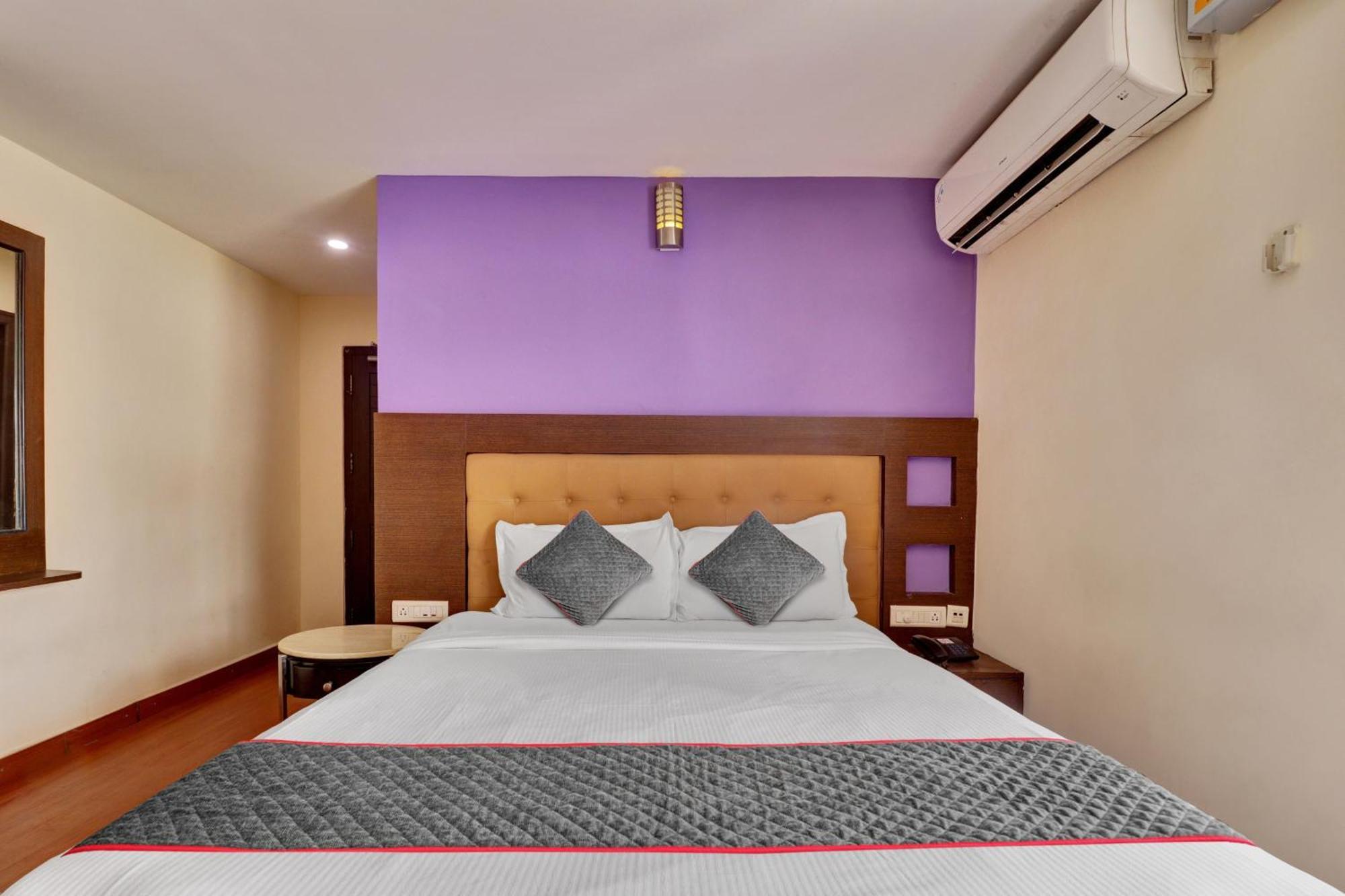 Udayee International Hotel Tirupati Exteriör bild