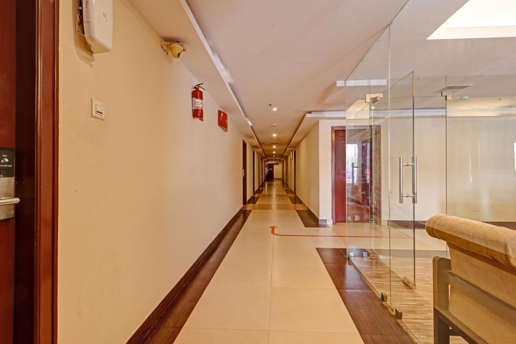 Udayee International Hotel Tirupati Exteriör bild