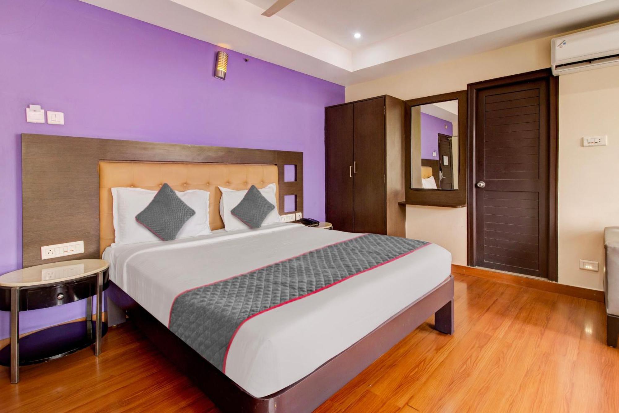 Udayee International Hotel Tirupati Exteriör bild